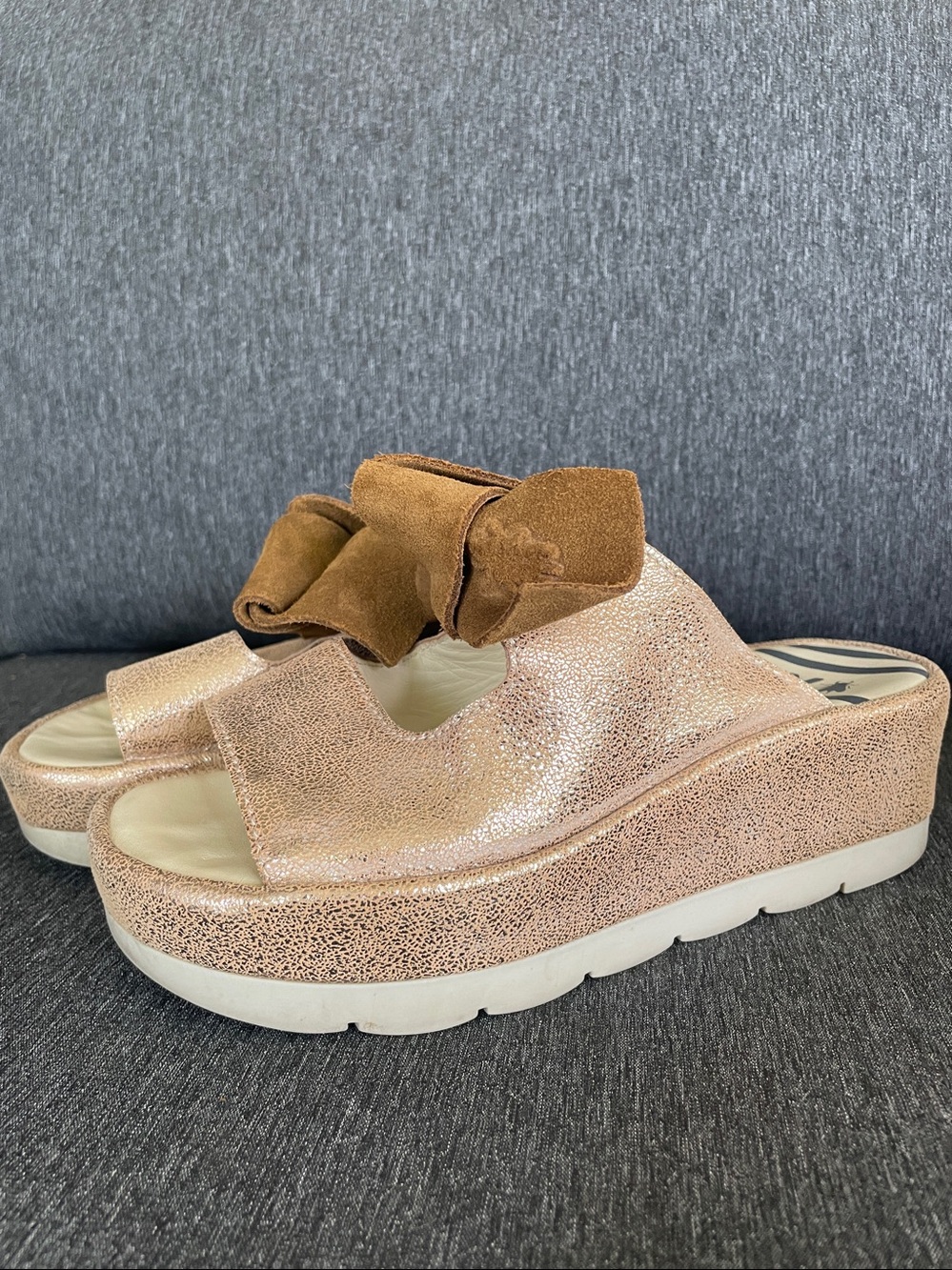 Fly London platform mules EU 38 US 7,5 shimmering gold super comfortable sandals